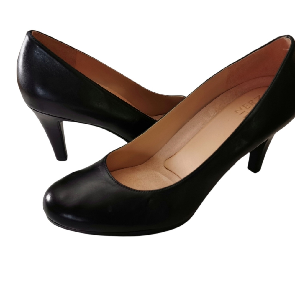 Michelle Pump by Naturalizer - Black